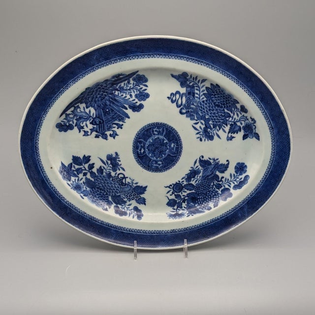 Chinese Pair of 18th Century Chinese Export Blue Fitzhugh Pattern Platters For Sale - Image 3 of 5