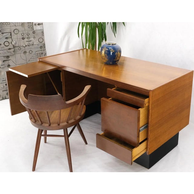Mid-Century Modern American Walnut Ed Wormley for Dunbar Double Pedestal Desk w/ Folding Return For Sale - Image 3 of 13