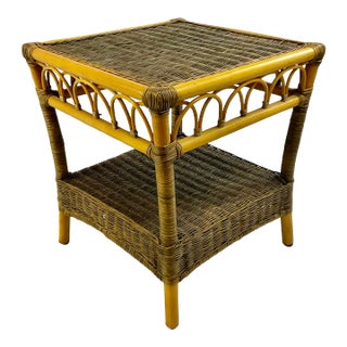 1990s Vintage Boho Chic Coastal Wicker and Rattan Side Table With Loop Accent Design. For Sale