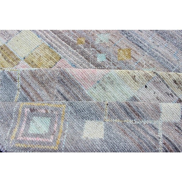 Casual Modern Rug in Light Grey by Keivan Woven Arts, 6'10"x9'5" For Sale - Image 15 of 16