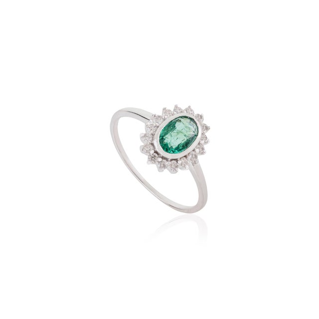 Contemporary Natural Emerald Diamond Halo Art Deco Ring Size 7 in 14k White Gold For Sale - Image 3 of 14