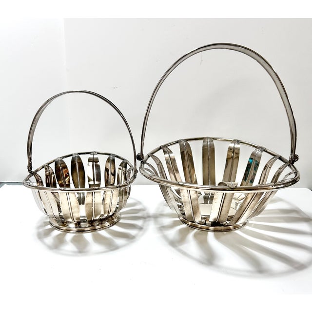 Metal Vintage Silverplate Swing Handle Basket Set – Footed Openwork Serving Baskets – Mid Century Tabletop / Fruit / Bread Display For Sale - Image 7 of 10