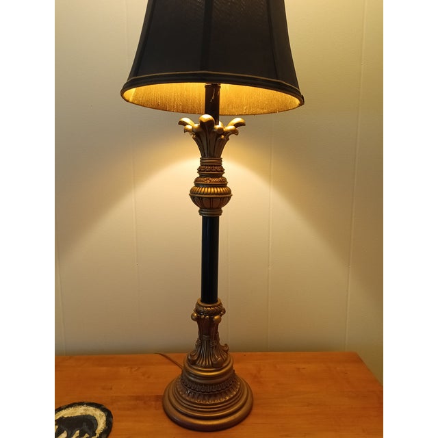 Hollywood Regency Vintage Black & Gold Neoclassical Table Lamp With Ornate Cast Metal Base For Sale - Image 4 of 12