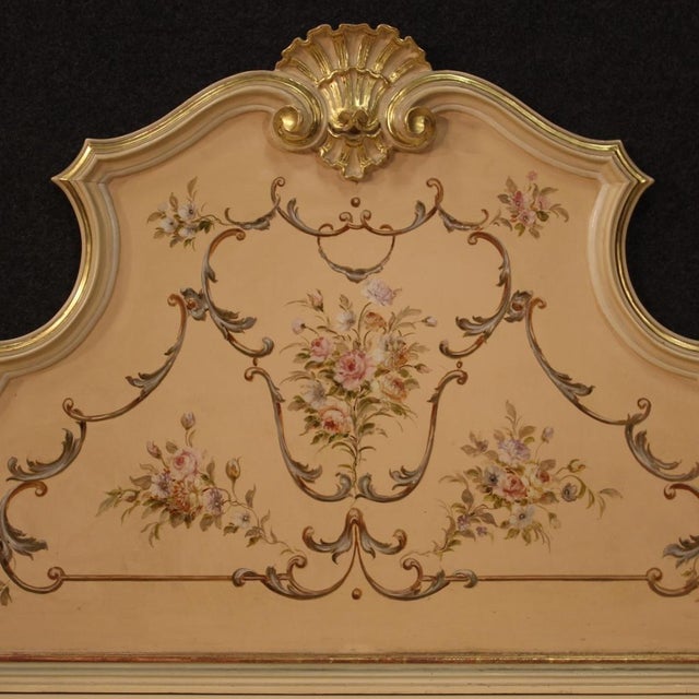 Cream Venetian Chest in Lacquered and Painted Wood, 1980s For Sale - Image 8 of 13