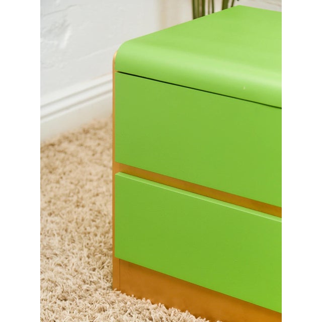 Wood Low Profile 1970’s Kelly Green and Brass Nightstands For Sale - Image 7 of 8