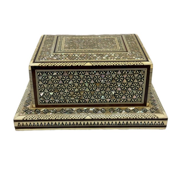 Luxury Vintage Mother of Pearl Inlaid Wooden Cigarette Box for 40 Cigarettes For Sale - Image 10 of 13