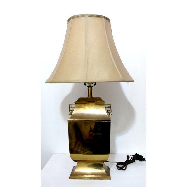 Mid-Century Hollywood Regency Chinoiserie Brass Table Lamp With Greek Key Handles For Sale - Image 11 of 11