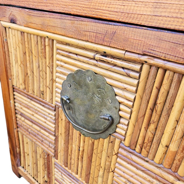 Mid 20th Century Set of Vintage Chinoiserie Split-Bamboo Woven Trunks/Chests With Brass Dragon/Phoenix Latches For Sale - Image 5 of 11