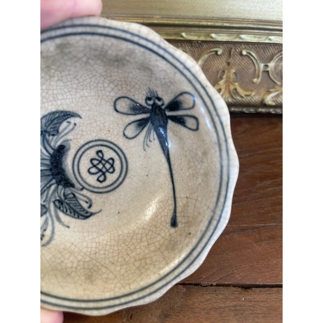 Mid 20th Century Vintage Vietnamese Ceramic Tea Bowl With Hand-Painted Dragonfly and Botanical Motif. For Sale - Image 5 of 9