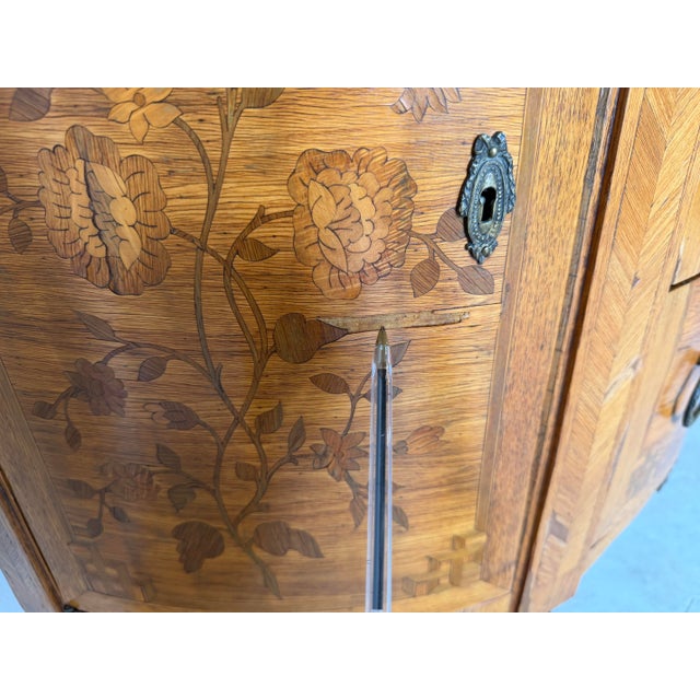 19th-Century French Louis XVI Style Marquetry Inlaid Demi-Lune Cabinet With Breccia Marble Top For Sale - Image 17 of 18