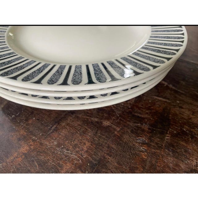 Mid Century Modern Set of Four (4) Black and White MCM Paul McCobb 10.25” Plates For Sale - Image 4 of 9