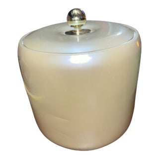 Vintage Georges Briard Signed Usa Mid-Century Modern Pearlized Acrylic Ice Bucket With Finial Lid For Sale