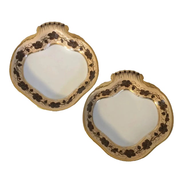 1825 Porcelain Shell Shaped Serving Dishes in the Vintage Pattern by Pochet-Deroche - A Pair For Sale