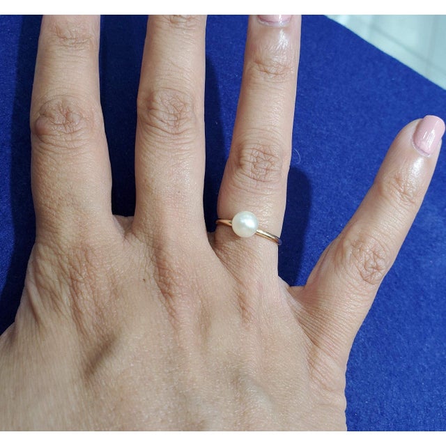 Contemporary Solitaire Pearl Ring 6MM 14k Yellow Gold, Size 8 For Sale - Image 3 of 4