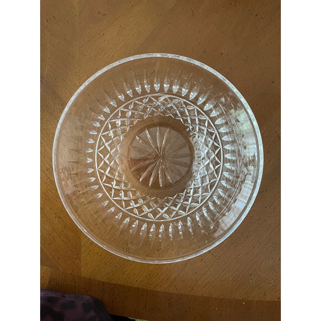 Beautiful serving bowl that is characterized by intricate cutting and classic design. It can be used as a serving bowl, a...