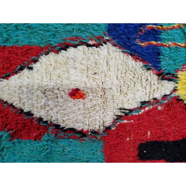 1980s Vintage Moroccan Azilal Berber Rug in Natural Wool and Multicolored Cotton, 1982 For Sale - Image 5 of 14