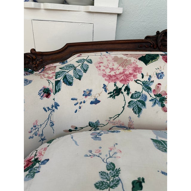 Vintage Settee Upholstered in Lee Jofa Floral Bouquet For Sale In Dallas - Image 6 of 12