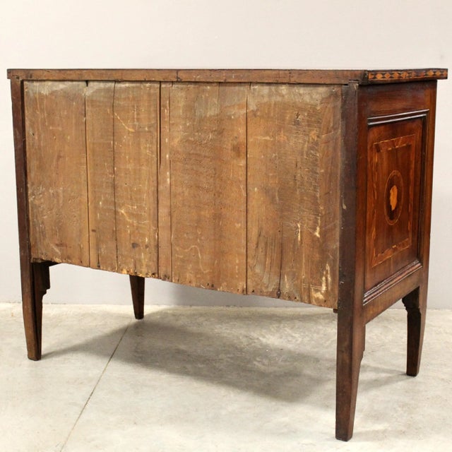 Wood 18th Century Italian Louis XVI Chest of Drawers in Walnut For Sale - Image 7 of 16