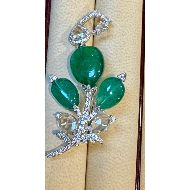 8.5 Ct Natural Oval Emerald Bead & 4 Ct Rose cut Diamond Brooch /Pin 18 Kt Gold For Sale - Image 10 of 18