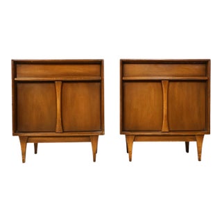 Red Lion Vintage Mid Century Modern Pair of Nightstands C. 1960s For Sale