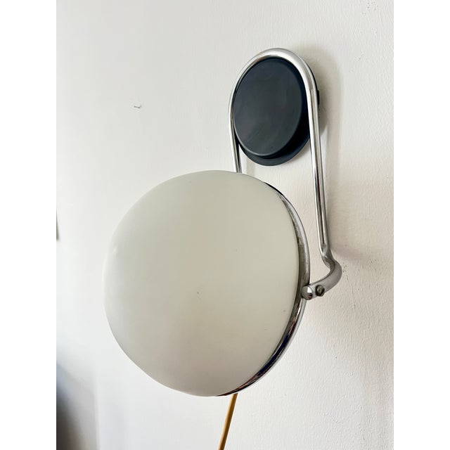 Vintage Space Age Chrome Glass Adjustable Wall Lamp, Italy, 1970s For Sale - Image 4 of 11