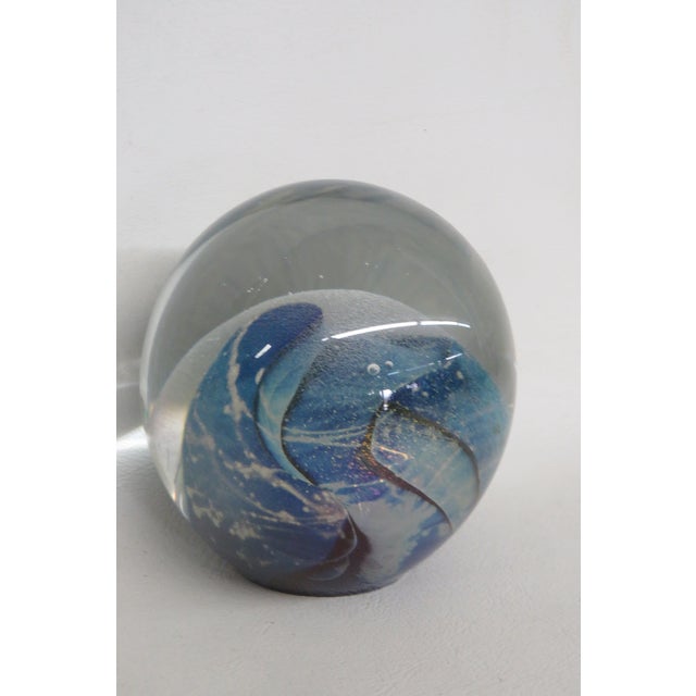 Robert Eickholt Paperweight Iridescent Blue Purple Signed 1987 Art Glass 4809b For Sale - Image 10 of 10