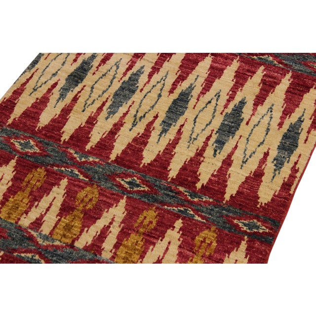 1990s Modern Ziegler Pink/Green Wool Runner Rug- 2 Ft. 7 In. X 7 Ft. 5 In. For Sale - Image 5 of 10