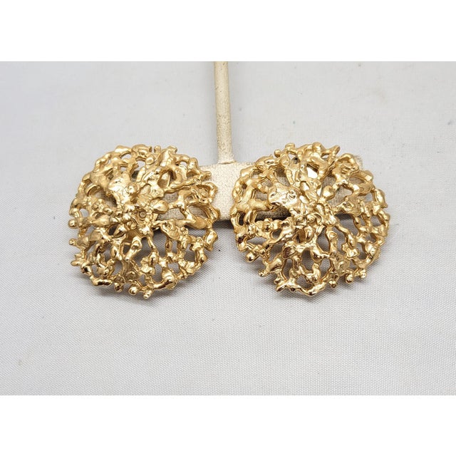 Napier Vintage 1970s Signed Napier Modernist Goldtone Clip Earrings- 2 Pieces For Sale - Image 4 of 9