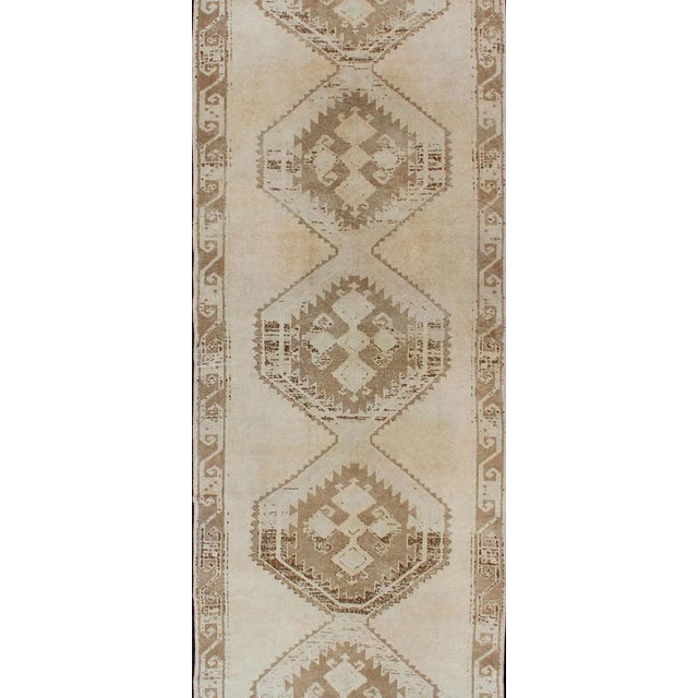 Light Colored Hand Knotted Vintage Oushak Gallery Runner With Geometric Medallions For Sale - Image 4 of 13