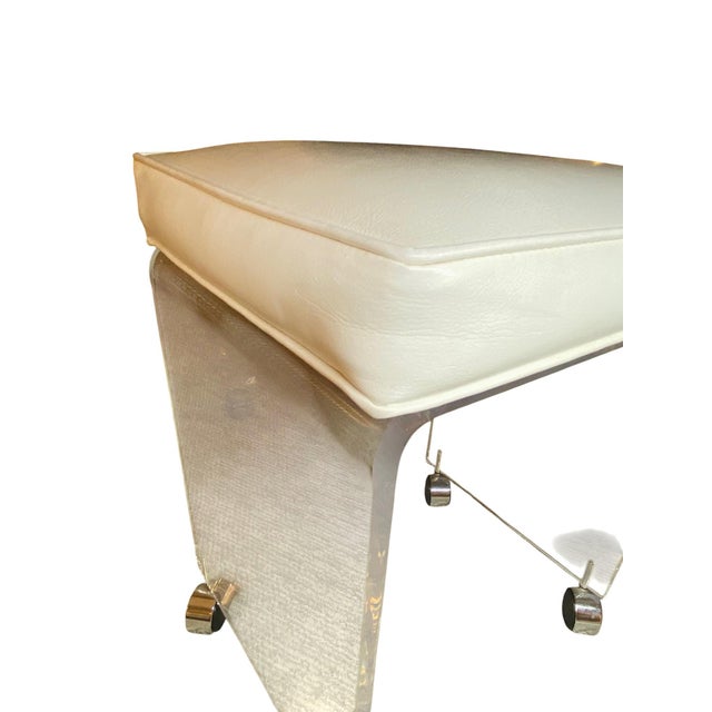1970s 1970s Postmodern Waterfall Lucite Vanity Stool by Akko (With Leather Seat) For Sale - Image 5 of 8