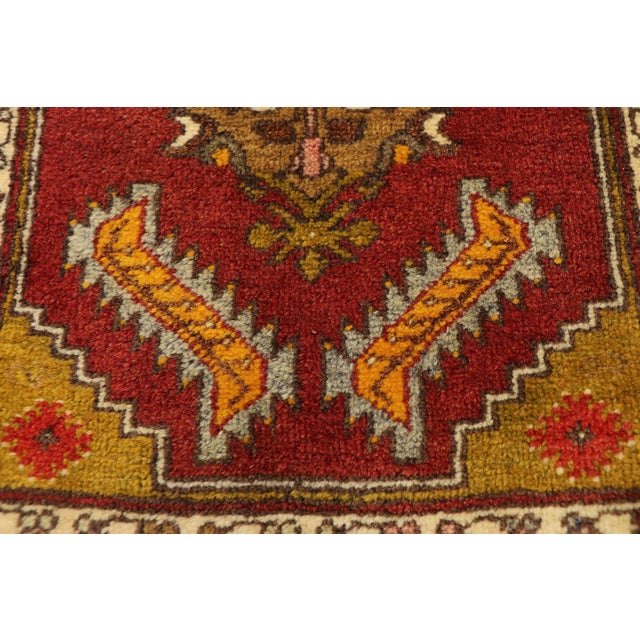 Vintage Turkish Yastik Rug - 01'05 X 02'03 For Sale - Image 4 of 8