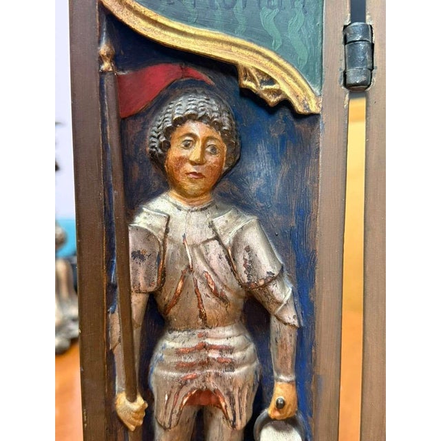 Late Gothic Polychromed Wooden Triptych Relief of Madonna and Child with Saints, 15th–16th Century For Sale - Image 8 of 18