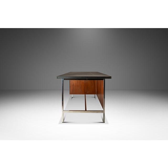 Mid-Century Modern Mid-Century Modern Executive Desk in Walnut & Chrome W/ Leather Top by Florence Knoll for Knoll Associates, Usa, C. 1960s For Sale - Image 3 of 18