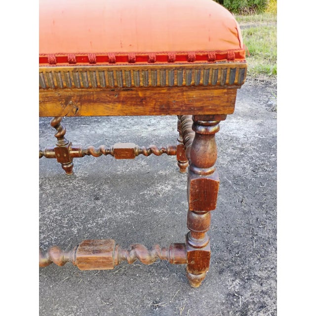 French Barley Twist Oak Bench | Antique Upholstered Entryway Seating For Sale - Image 9 of 10