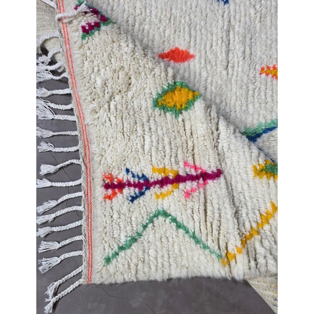 Textile Moroccan Azilal Wool Rug - 7.9 X 4.9 Ft For Sale - Image 7 of 8