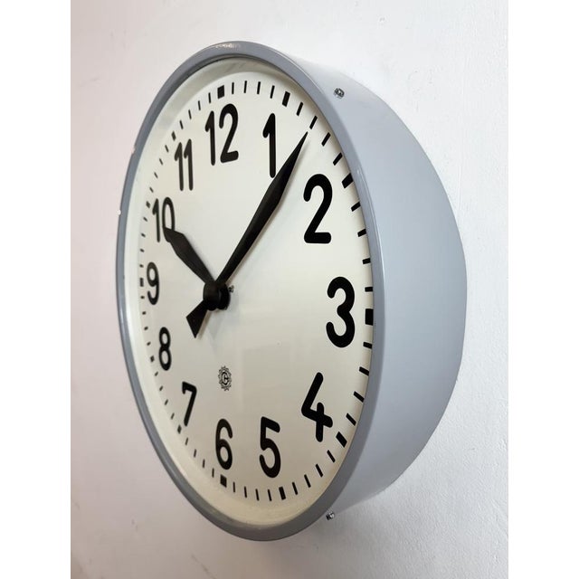 1950s Large Industrial Grey Factory Wall Clock from Chronotechna, 1950s For Sale - Image 5 of 17