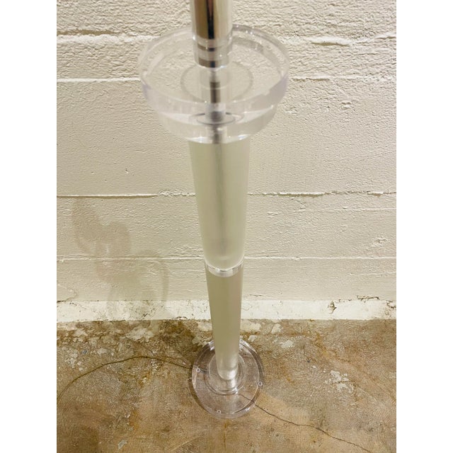 Transparent 1970s Herb Ritts for Astrolite Smashingly Stylish Lucite Floor Lamp For Sale - Image 8 of 12