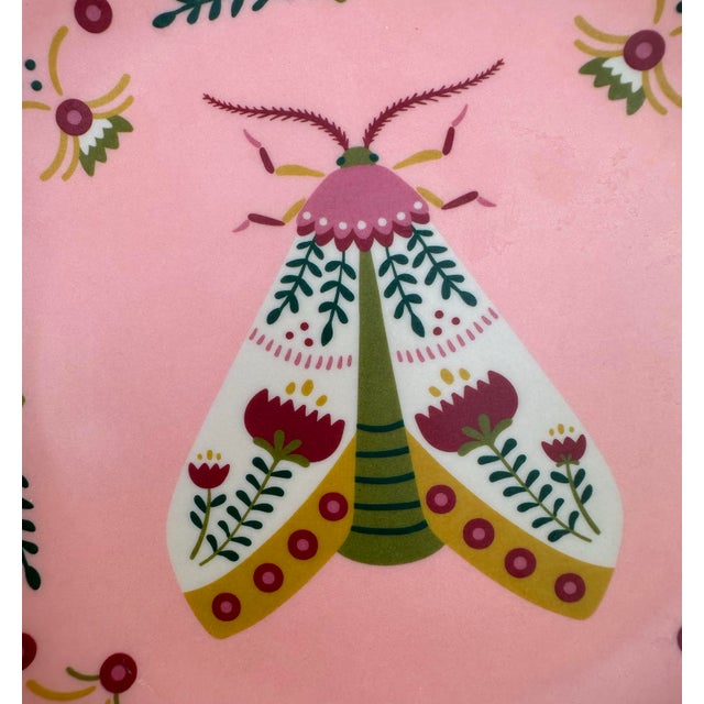 1980s Set of 4 Vintage Butterfly Bug Plates - Picnic - Beedle, Moth Colorful Picknick Plated For Sale - Image 4 of 6