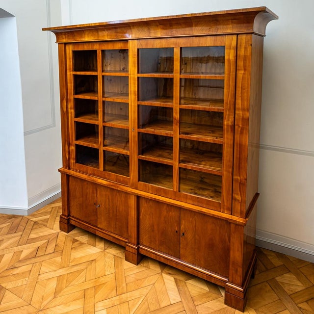 Early 19th Century Biedermeier Cherrywood Bookcase, Germany, 1820 For Sale - Image 5 of 15