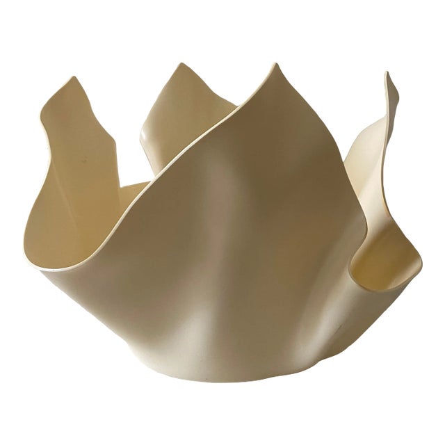 Vintage C T Designs Acrylic Handkerchief Decorative Bowl For Sale