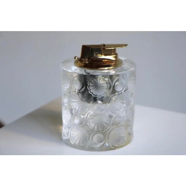 French Crystal Tokyo Table Lighter with Frosted Floral Medallions by René Lalique, 1930 For Sale - Image 9 of 10