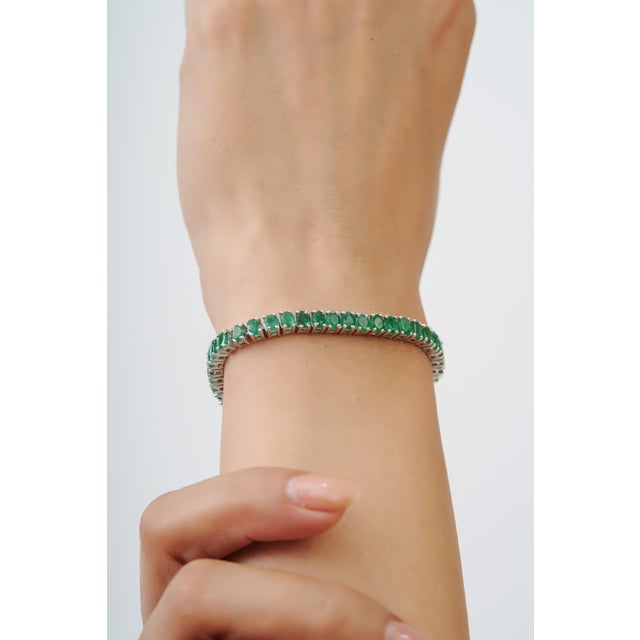 Emerald Art Deco Style 10.19 CTW Prong Set Emerald Fine Line Tennis Bracelet - May Birthstone Edition For Sale - Image 8 of 14