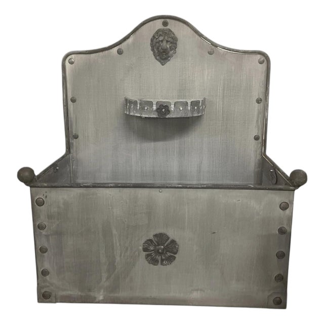 English Steel Lion Head Water Feature / Fountain For Sale