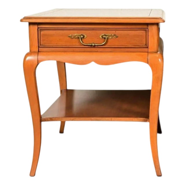 1960s Hekman French Provincial Louis XV Carved Walnut Side Table For Sale