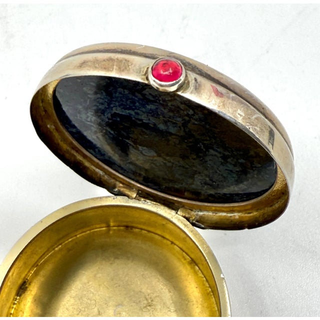 Beautiful Birmingham 1912 Sterling Silver, Agate & Cabochon Ruby? Pill Box For Sale - Image 12 of 12