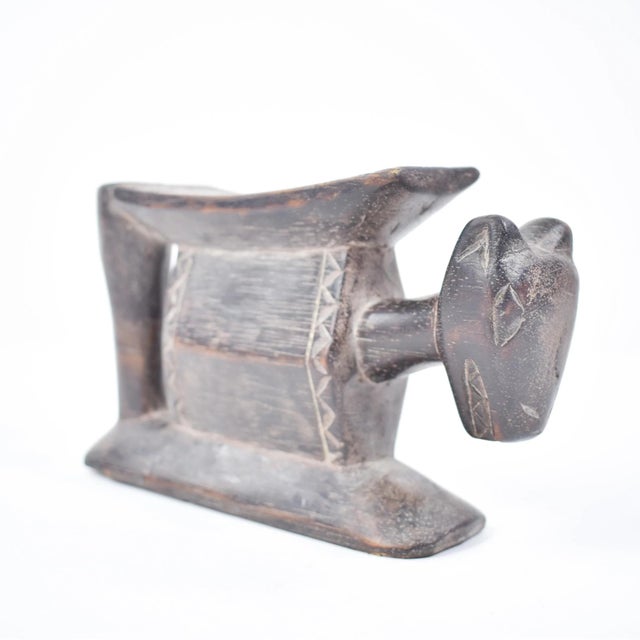 African Early 20th Century Baule Headrest Côte d'Ivoire For Sale - Image 3 of 12