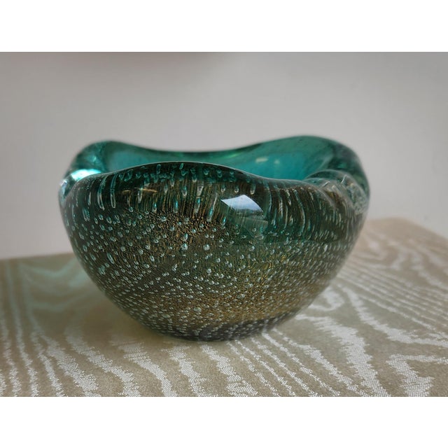 Alfredo Barbini Style Murano Teal Green Gold Flecks Italian Bullicante Art Glass Mid Century Dish Bowl For Sale In New York - Image 6 of 12