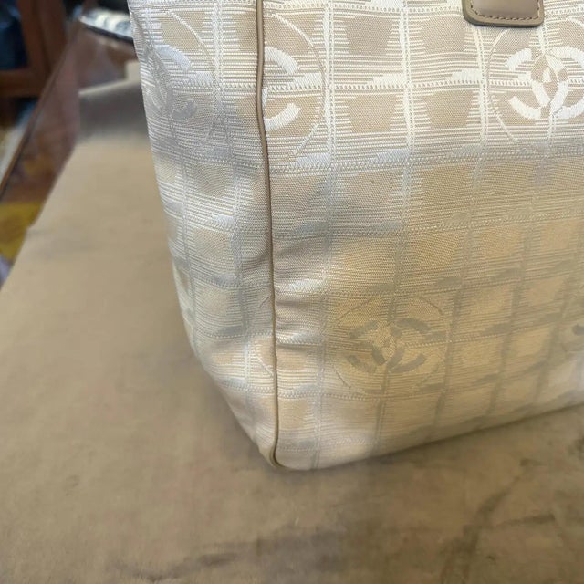2000 - 2009 A 2003 Chanel New Travel Line Beige Nylon and Brown Leather Tote Bag For Sale - Image 5 of 15