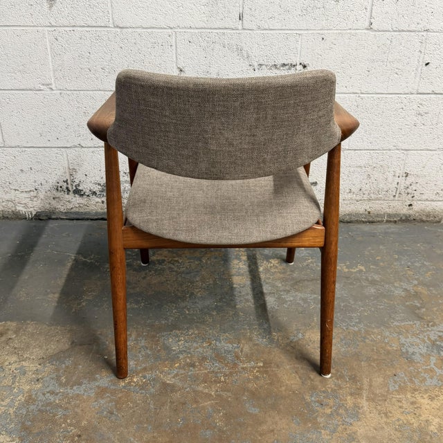 Mid 20th Century Set of 4 Danish Teak Dining Chairs Attributed to Svend Aage Eriksen for Glostrup, Model Gm11 For Sale - Image 4 of 8