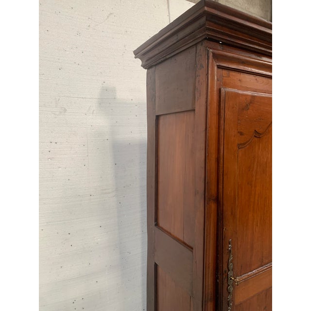 Louis XV Style Bonnetière in Cherrywood, 19th Century For Sale - Image 9 of 11